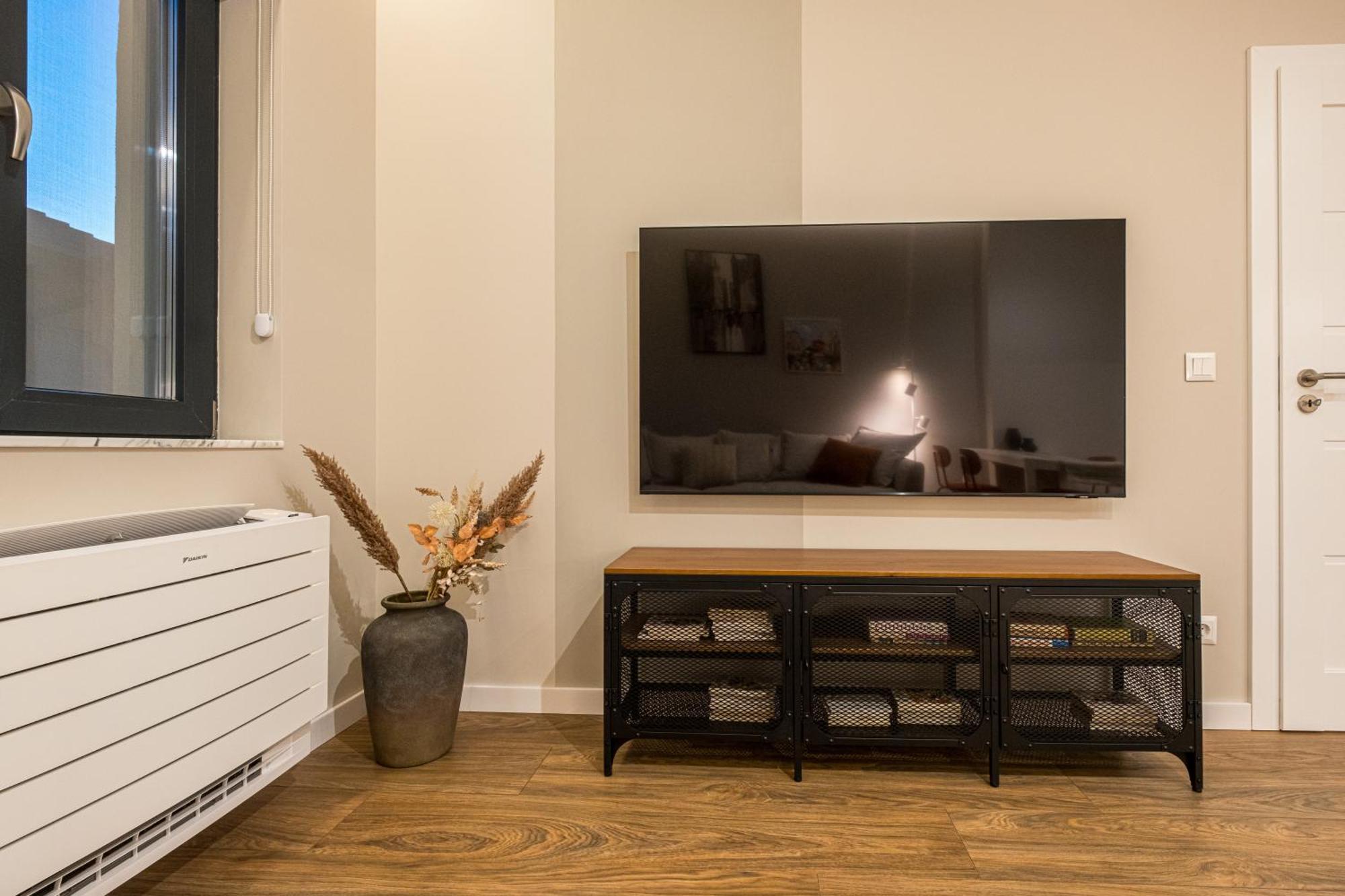 South 22 - Brand New Modern 1Bd Apt In Sofia Center Apartment ภายนอก รูปภาพ